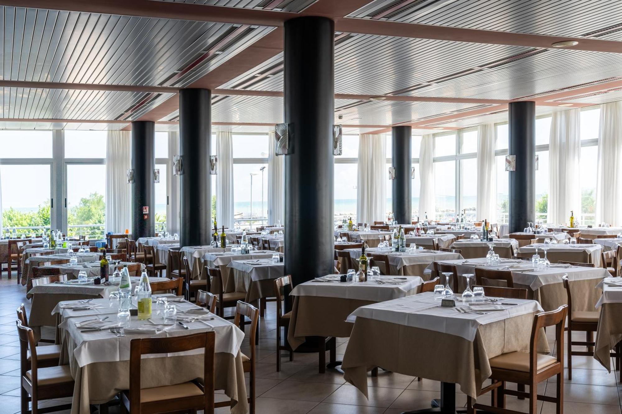 Hotel Cormoran กัตตอลิกา ภายนอก รูปภาพ